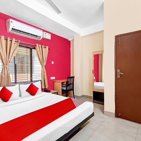 Hotel O Grand Lazeez Hāora Buitenkant foto
